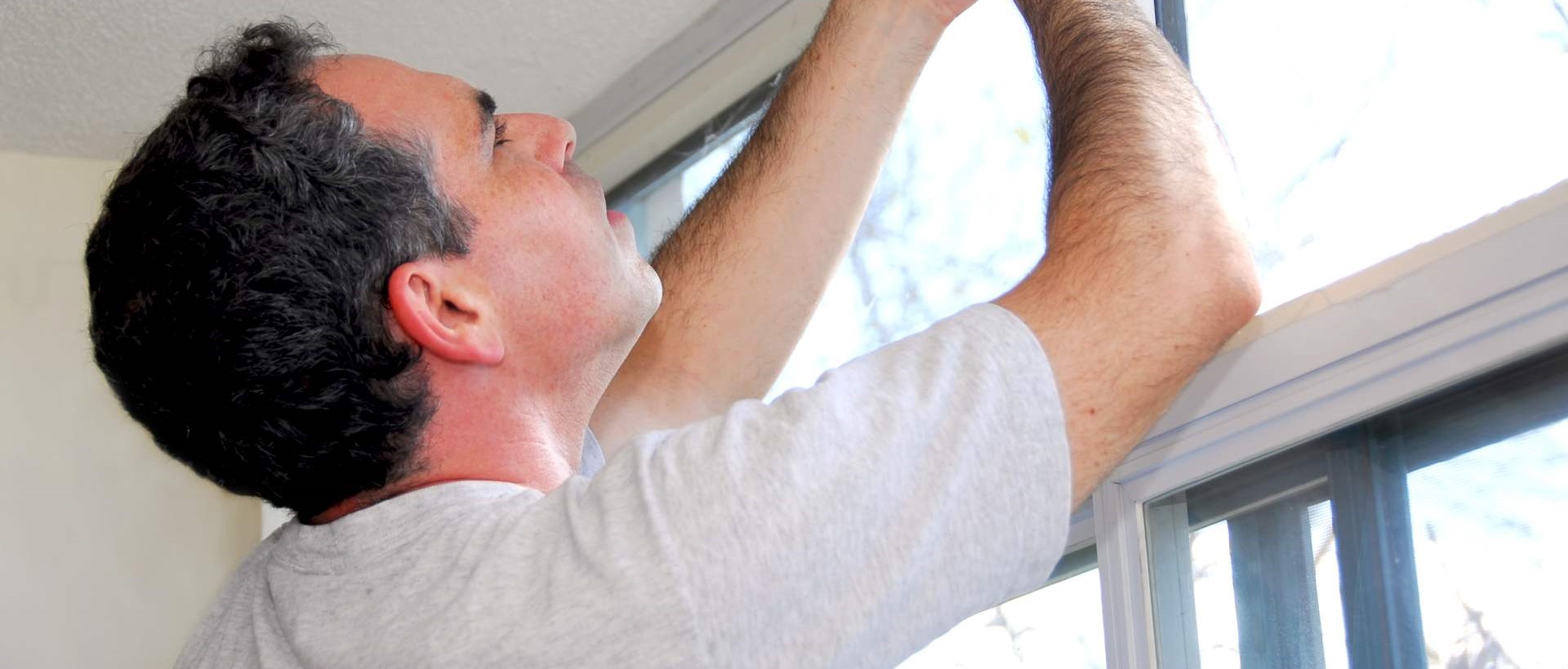 curtain fitters EN10
